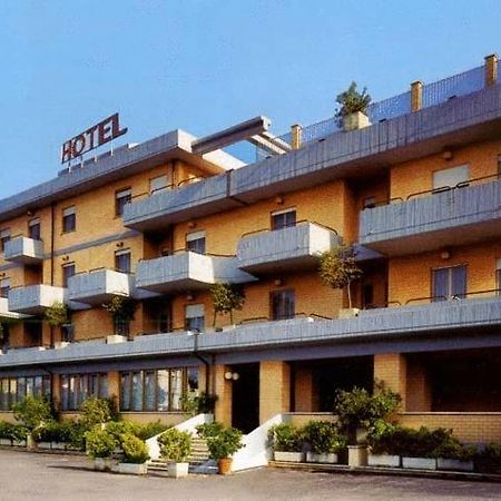 Hotel San Crispino Morrovalle Εξωτερικό φωτογραφία