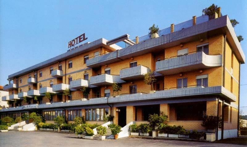 Hotel San Crispino Morrovalle Εξωτερικό φωτογραφία
