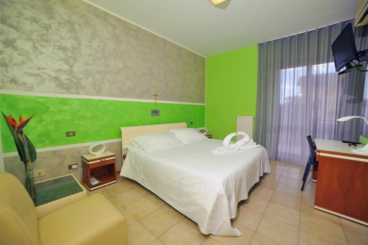 Hotel San Crispino Morrovalle Εξωτερικό φωτογραφία