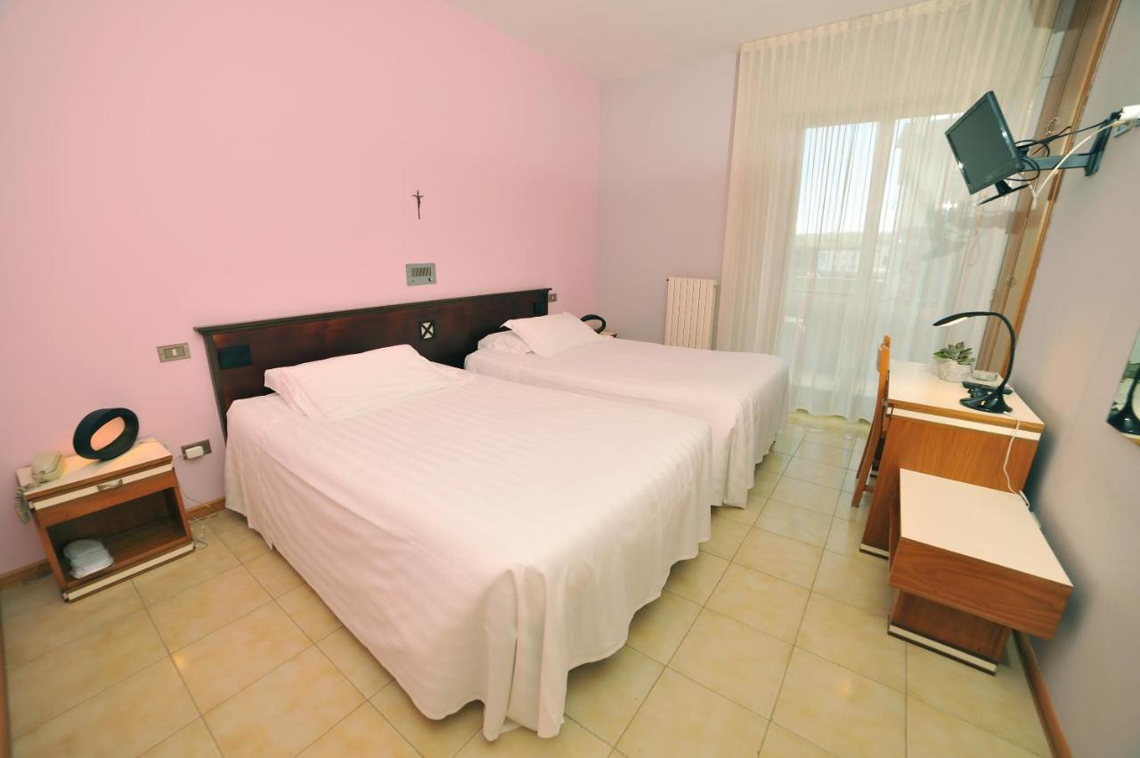 Hotel San Crispino Morrovalle Εξωτερικό φωτογραφία