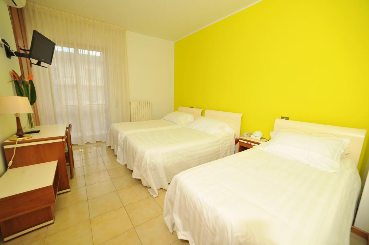 Hotel San Crispino Morrovalle Εξωτερικό φωτογραφία